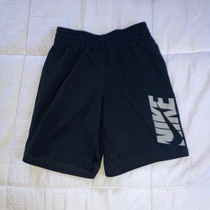 Nike boy shorts size medium in boys